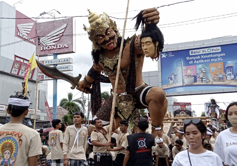 Festival ogoh-ogoh di Mataram