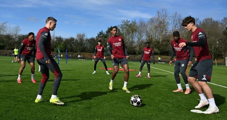 Skuad Arsenal menjalani latihan jelang laga kontra Bayer Leverkusen di Liga Champions.