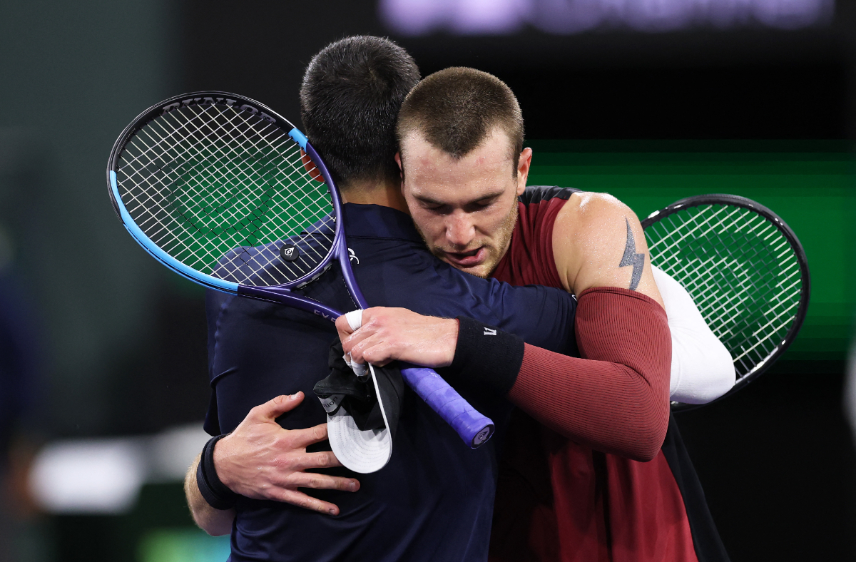 Jack Draper kalahkan Novak Djokovic 4-6, 6-4, 7-6 di Indian Wells 2026. Kemenangan dramatis ini antar Draper ke perempat final ATP Masters.