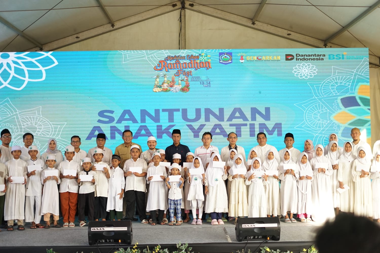 SEMARAK: BSI cluster Lombok menyelenggarakan Kemilau Emas Ramadan Fest 2026 di Lapangan Sangkareang Mataram dengan berbagai rangkaian acara sejak Jumat (13/3) hingga Sabtu (14/3).