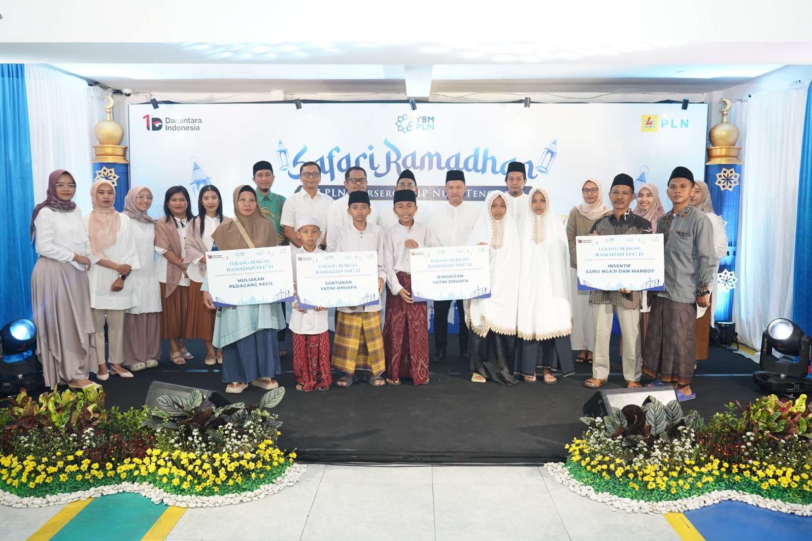 PLN UIP Nusra menyalurkan santunan kepada ratusan masyarakat yang membutuhkan di sekitar wilayah kerjanya.
