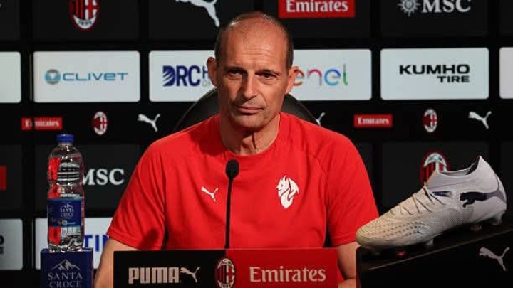 Pelatih AC Milan Massimiliano Allegri. 