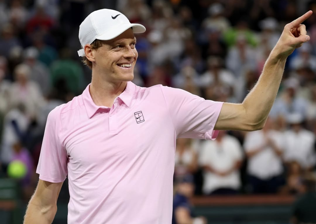 Jannik Sinner kalahkan Alexander Zverev 6-2, 6-4 di Indian Wells 2026. Petenis Italia itu melaju ke final pertamanya di turnamen ATP Masters 1000