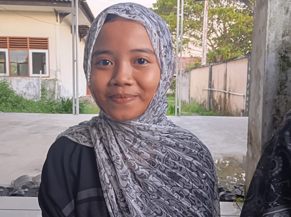 Silvi Pratiwi, atlet hoki muda SMPN 23 Mataram tampil gigih di Ramadhan Cup.