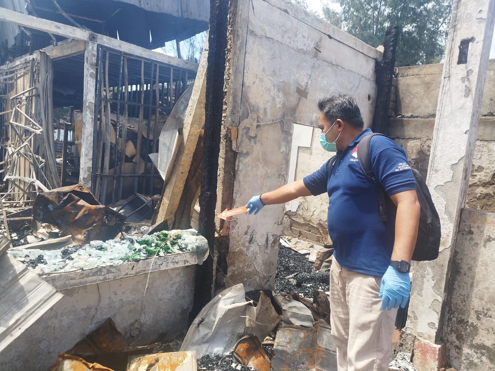 MATERIAL KAYU: Kondisi bangunan usaha di kawasan wisata Gili Trawangan yang terdampak kebakaran, beberapa waktu lalu