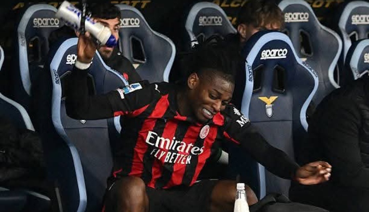 Rafael Leao meluapkan emosi sesaat diganti dalam laga Lazio kota AC Milan. 