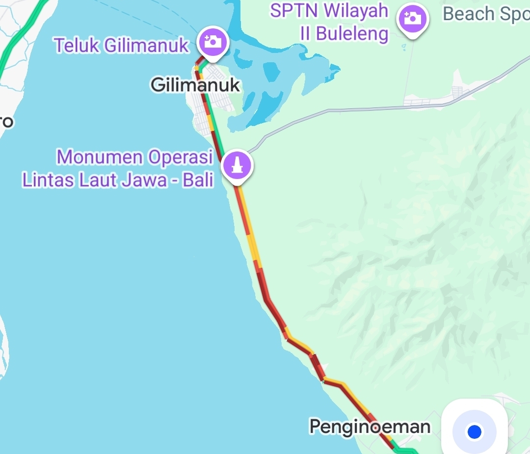 MASIH MACET: Laporan live google maps masih melihatkan kemacetan kurang lebih 12 kilometer ke arah Pelabuhan Gilimanuk pada Selasa (16/3) pukul 21.20 Wita.