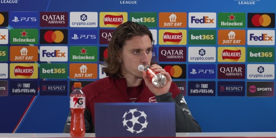 Bek tangguh Arsenal Riccardo Calafiori siap menghadapi Bayer Leverkusen di Liga Champions.