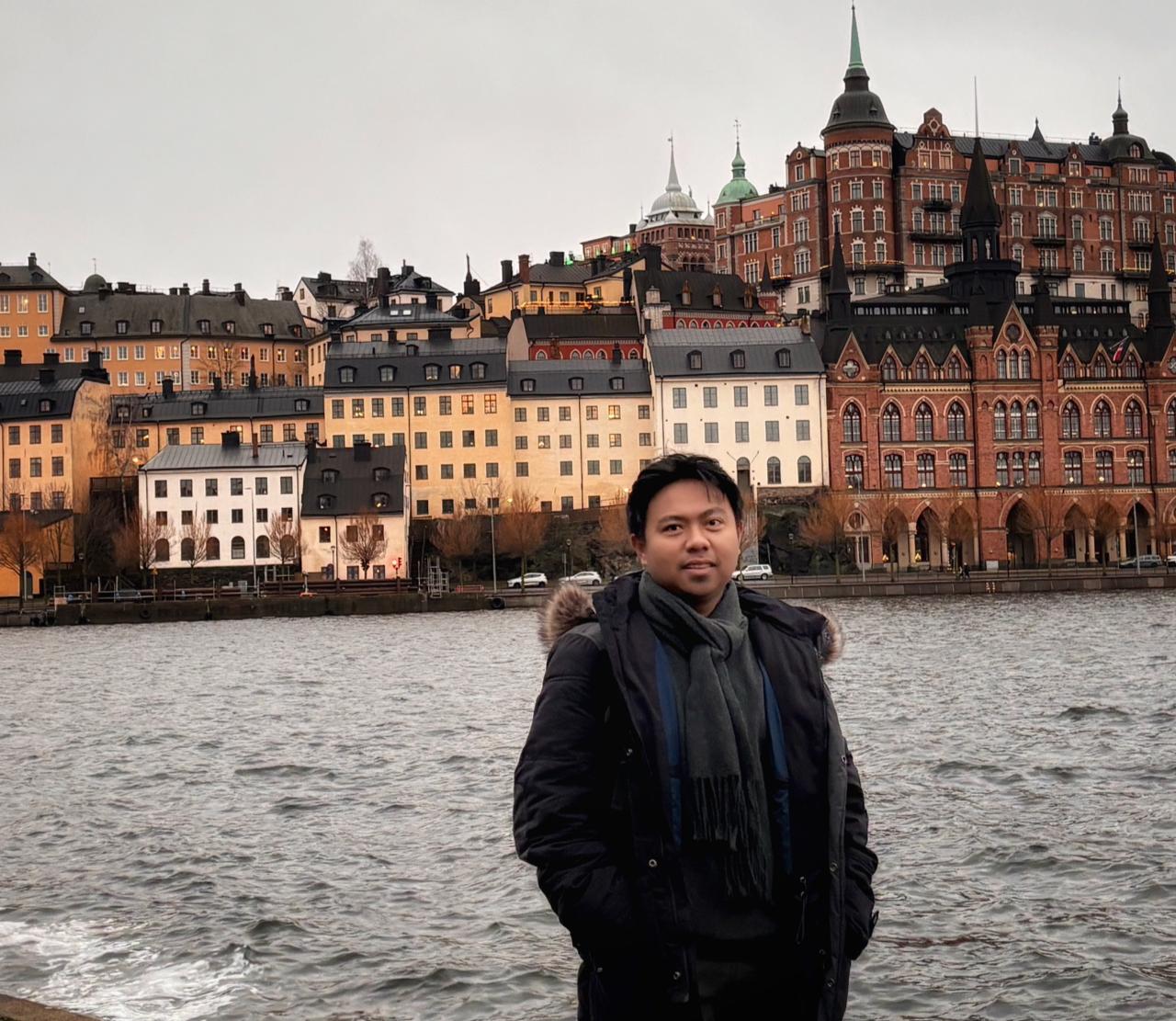 Rizka Abdi adalah seorang mahasiswa program Master Aquaculture and Marine Research Management di Wageningen University and Research, Belanda dengan beasiswa LPDP. 