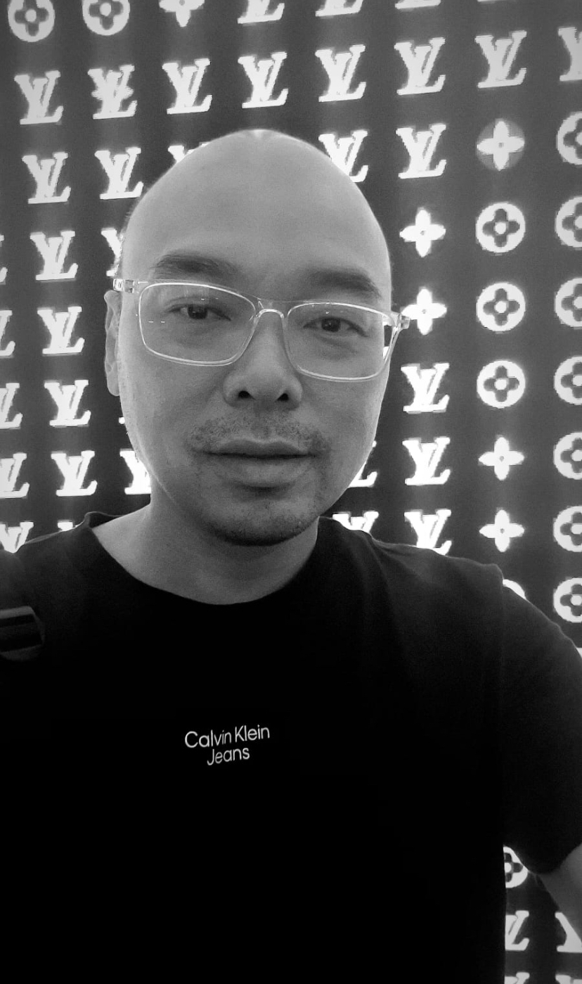 Roy, fashion designer Lombok