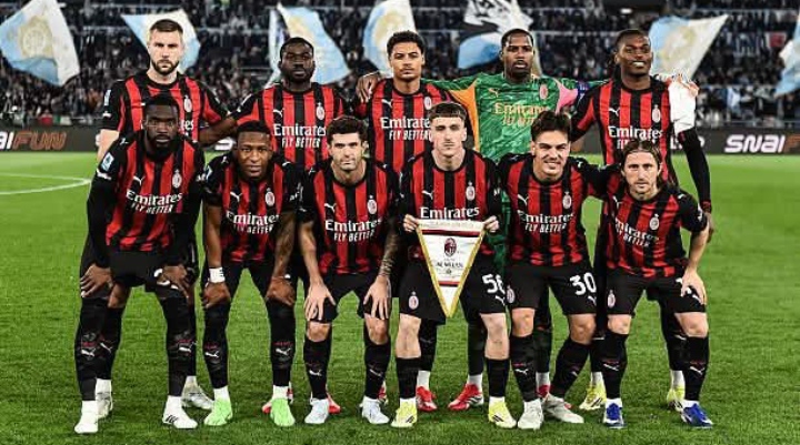 Skuad AC Milan saat menghadapi Lazio pekan lalu. 