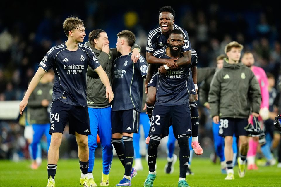 Real Madrid singkirkan Manchester City usai unggul agregat 5-1. Penalti dan kartu merah Bernardo Silva jadi momen krusial.