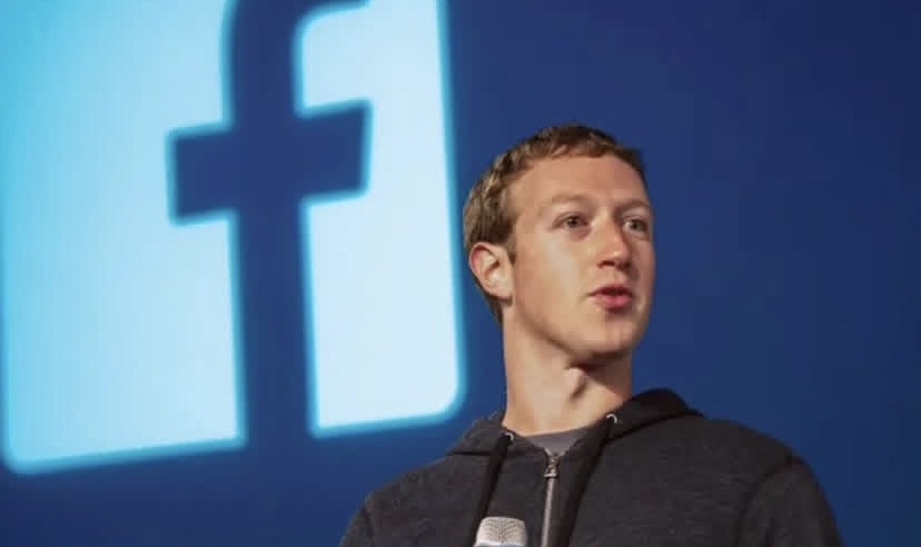 Pemilik utama dan pendiri Meta (sebelumnya Facebook) adalah Mark Zuckerberg