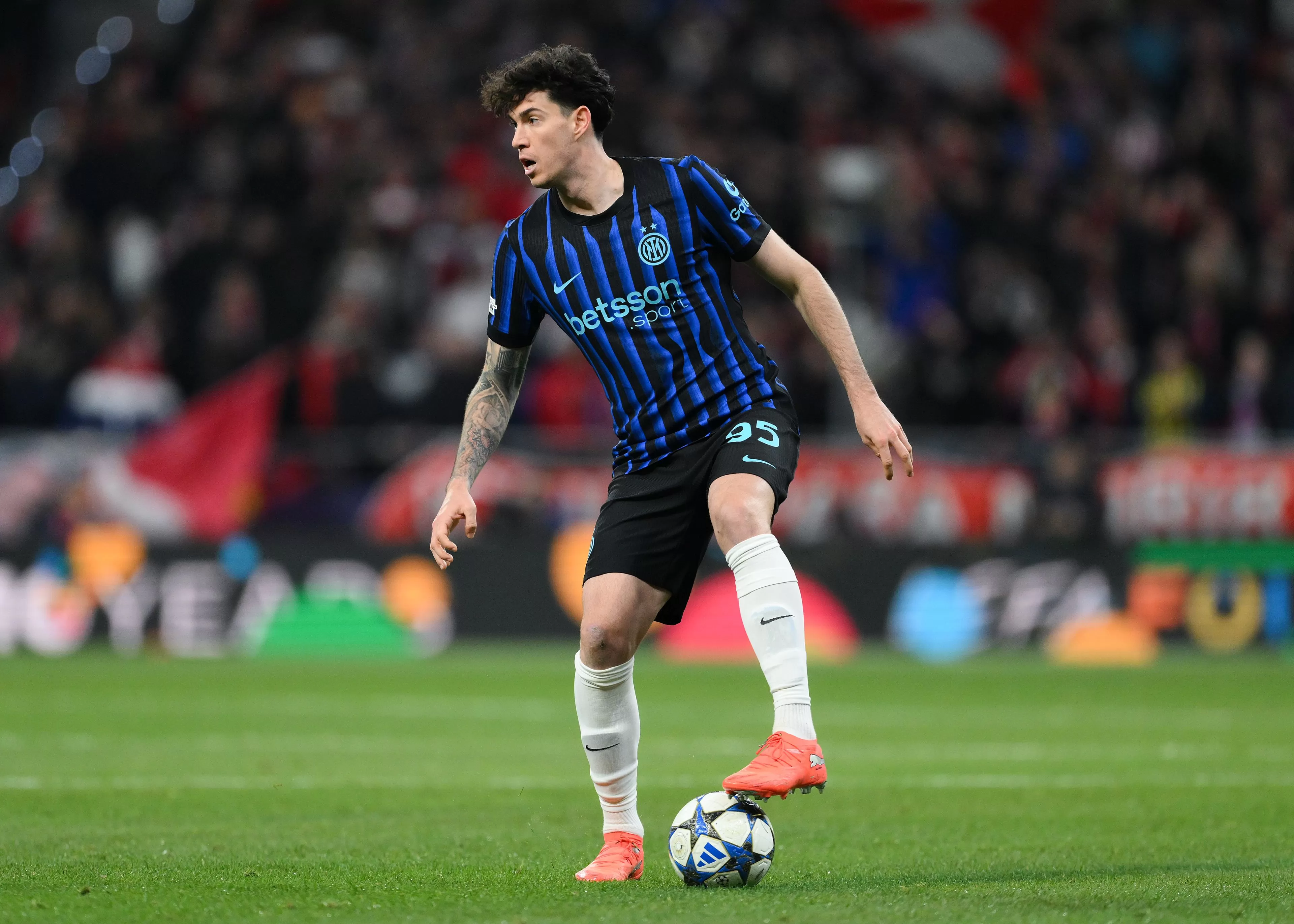 Diskon besar! Harga Alessandro Bastoni turun dari 80 juta ke 50 juta Euro. Bek Inter Milan ini siap merapat ke Barcelona