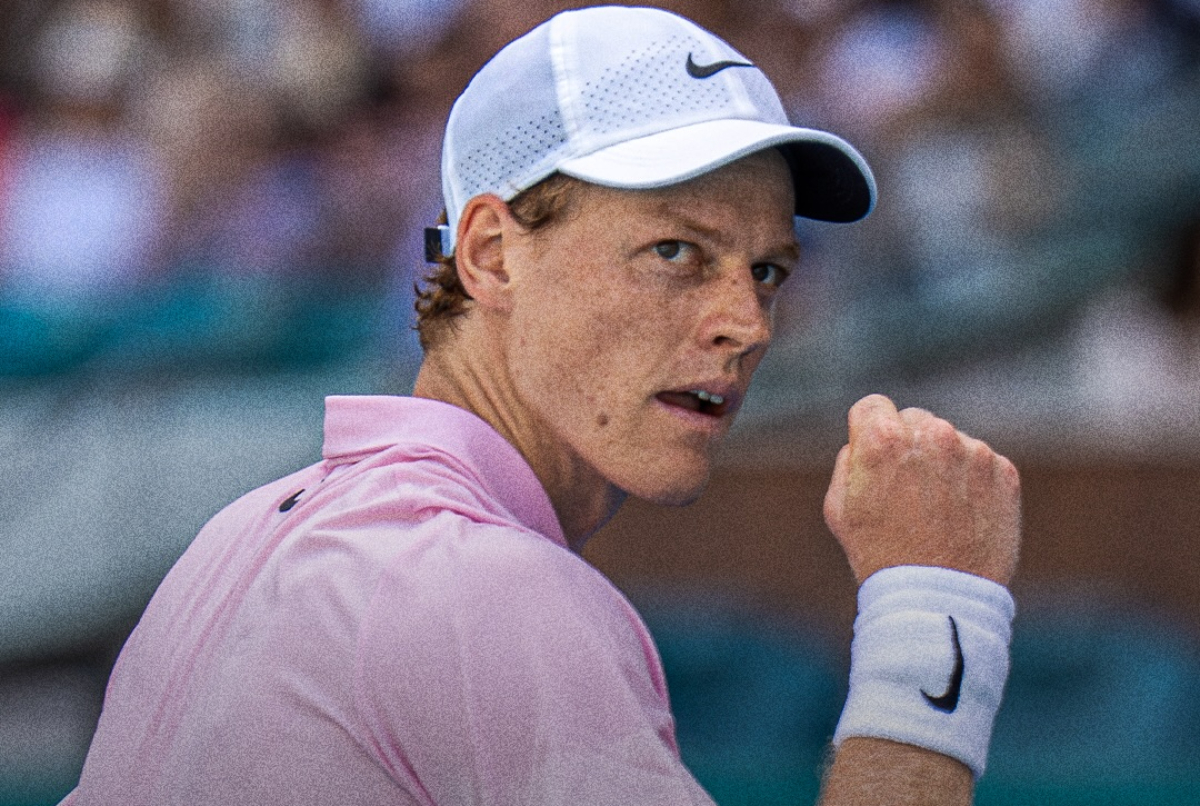 Jannik Sinner tampil dominan di Miami Open 2026, samai rekor Djokovic dan membuka peluang besar meraih Sunshine Double.