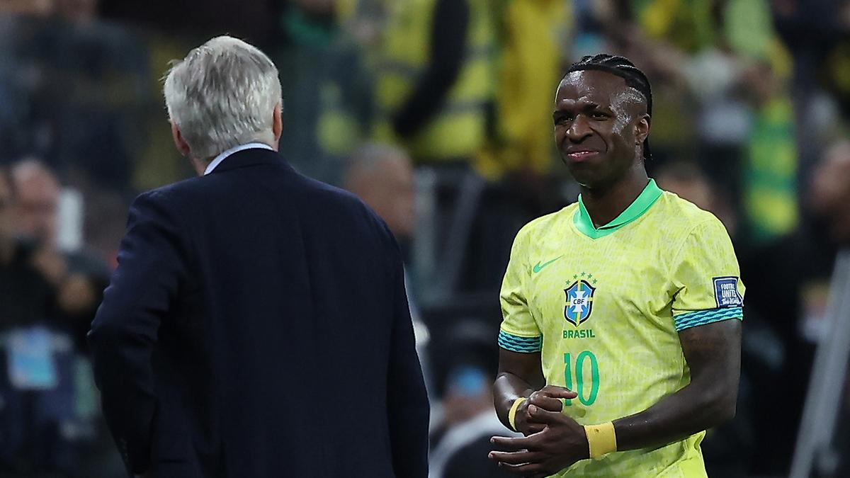 Carlo Ancelotti pasang badan! Tegaskan Vinicius Junior tak pernah gagal di laga besar dan siap guncang panggung dunia bersama Brasil.
