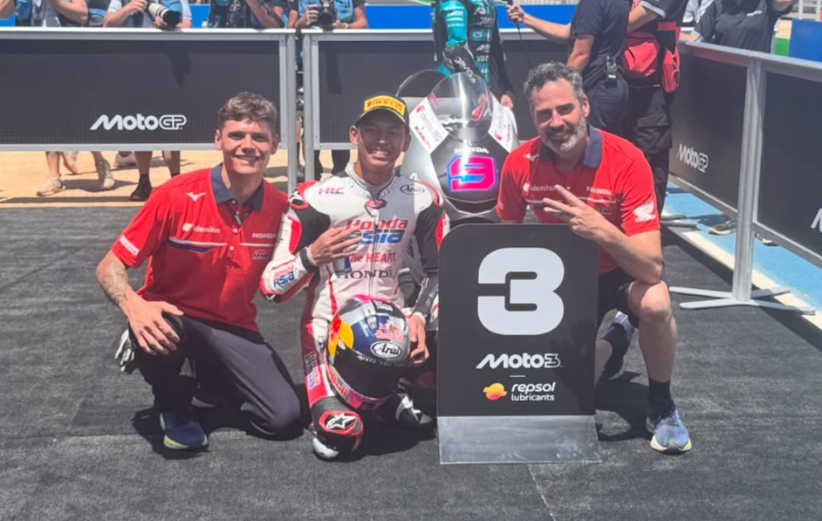Veda Ega Pratama cetak sejarah podium Moto3 Brasil. Balapan dramatis di Goiania, Quiles juara usai duel sengit.