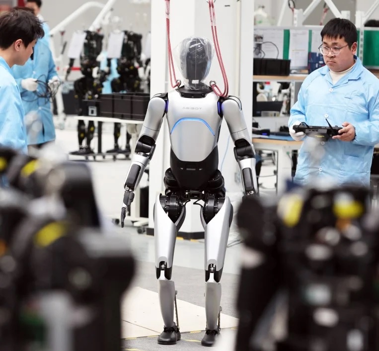 Robot AI akan mengambil alih tugas polisi lalu lintas di Marathon China. (scmp.com)