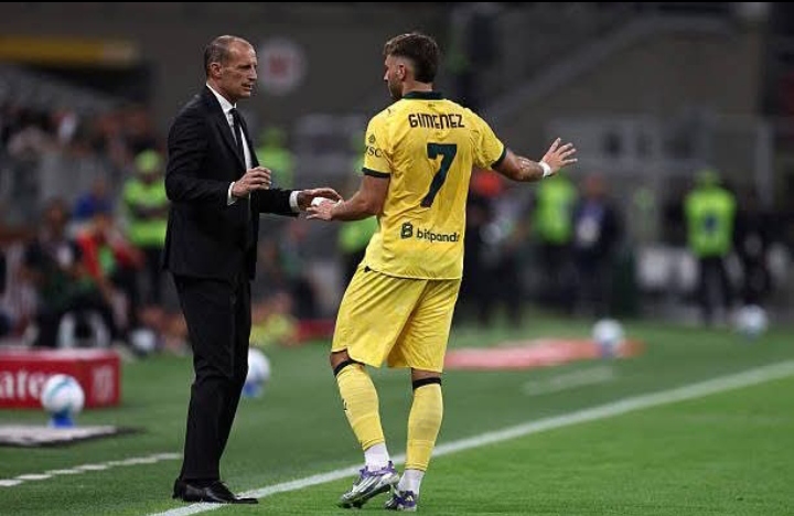 BAHAS TAKTIK: Santiago Gimenez mendapat arahan dari pelatih AC Milan Massimiliano Allegri. 