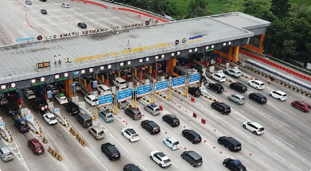 One way dari Tol Cipali ke Kalikangkung saat momen puncak arus mudik Lebaran, Rabu (18/3). (Dok. Jasa Marga)