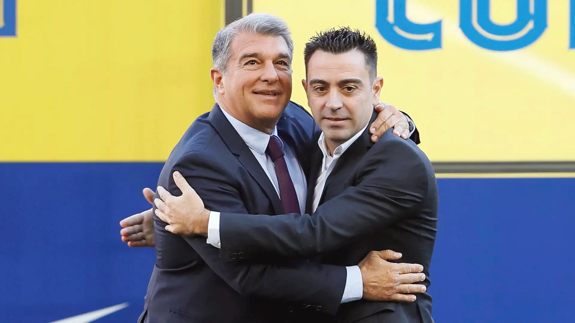 Panas! Hubungan Joan Laporta dan Xavi Hernandez kian memburuk gara-gara politik Barcelona.