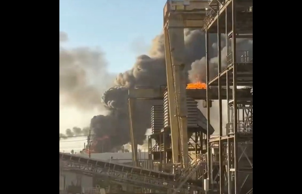 Tangkapan layar video ledakan kilang minyak milik Valero di Port Arthur Texas Amerika Senin (23/3/25) waktu setempat.
