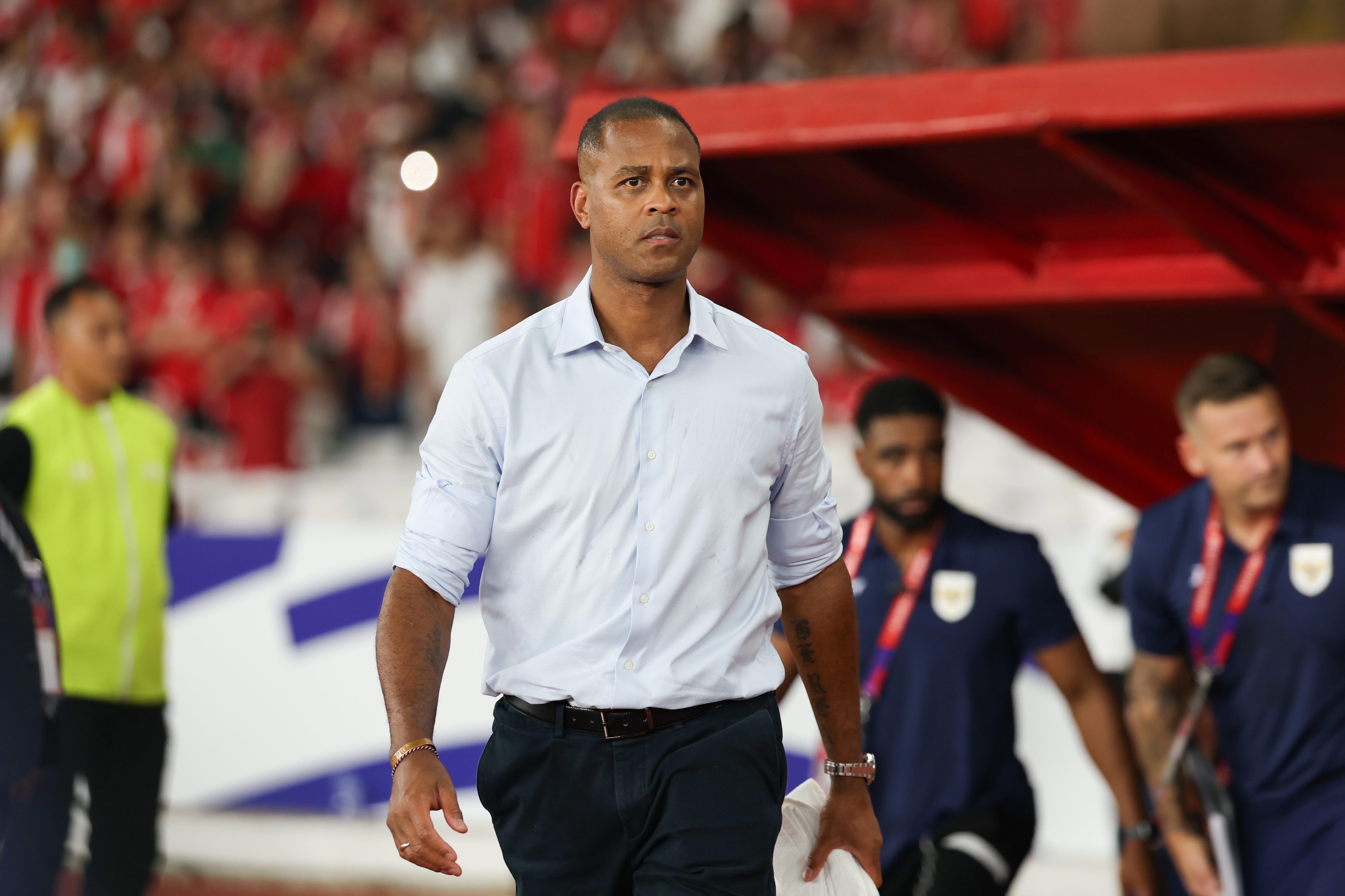 Bukan Jadi Pelatih! Patrick Kluivert Resmi Gabung Timnas Suriname Bareng Seedorf Demi Misi Piala Dunia 2026.