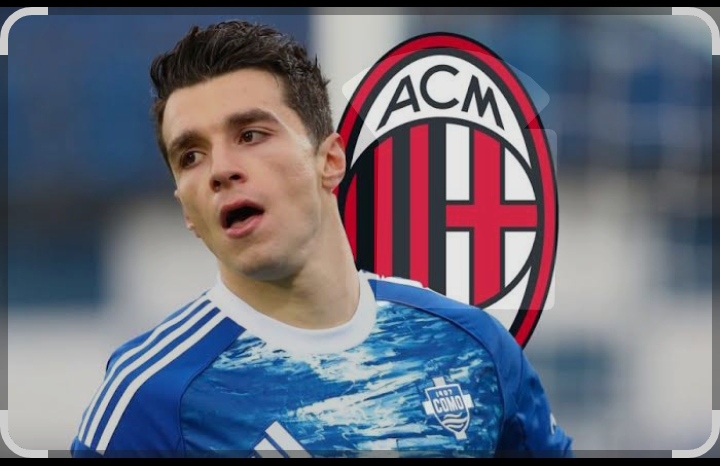 NAMA BARU: Anastasios Douvikas, striker Como yang masuk radar AC Milan. 