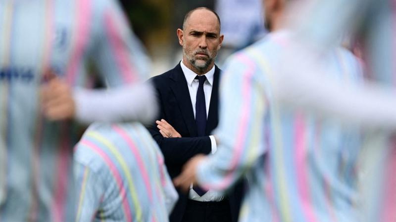 Adi Hutter masuk radar Tottenham Hotspur! Igor Tudor segera hengkang dari Spurs. Simak rumor pergantian manajer Liga Inggris selengkapnya.