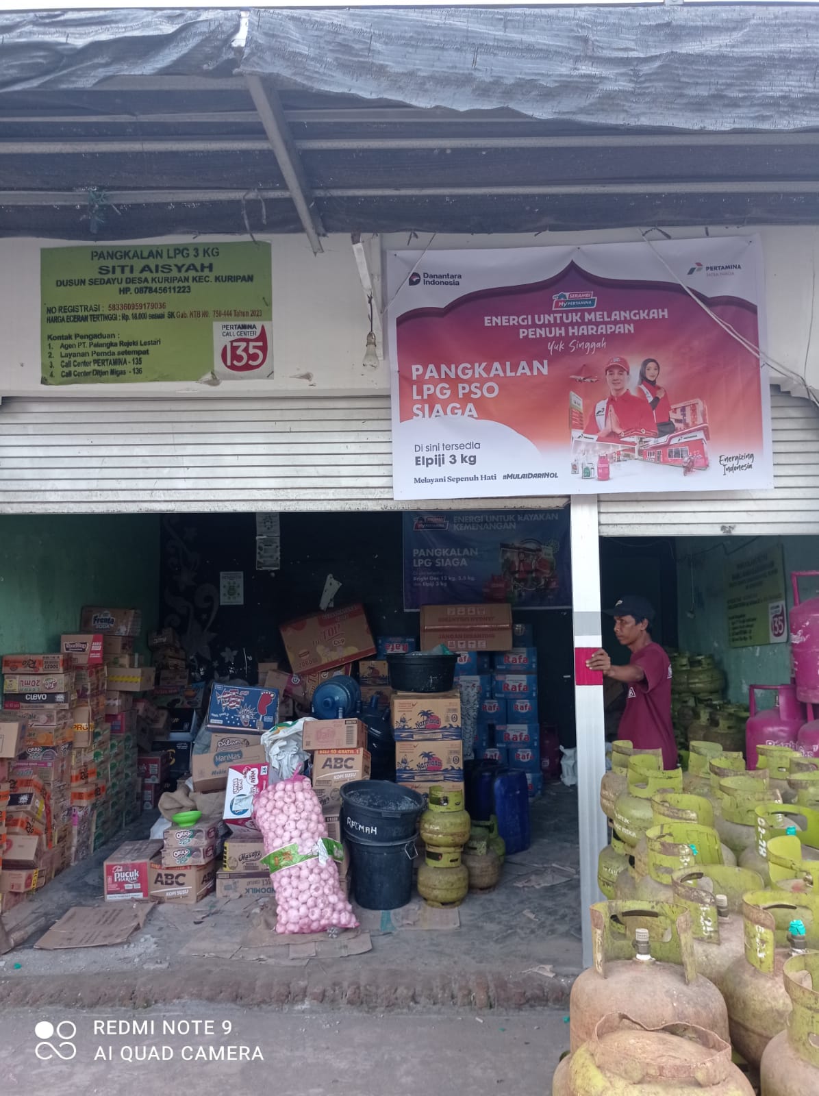 Aktivitas distribusi elpiji 3 kg di Lombok tetap berjalan lancar dengan tambahan pasokan untuk menjaga kebutuhan masyarakat jelang dan pascalebaran.