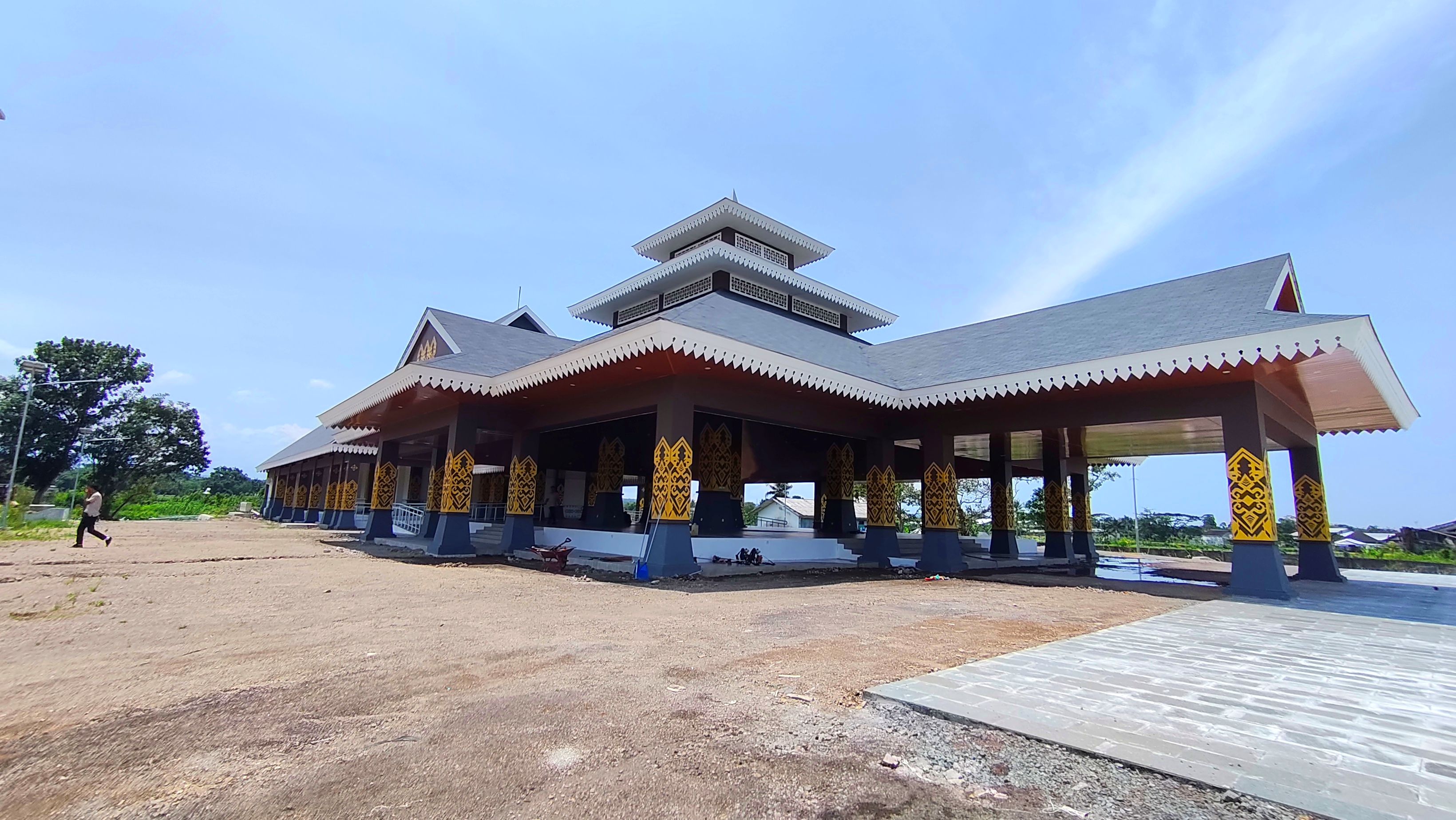 Inilah penampakan bangunan Bencingah Agung yang berada di bagian timur kantor bupati yang akan dipusatkan menjadi lokasi Lebaran Topat pada Sabtu (28/3) mendatang.