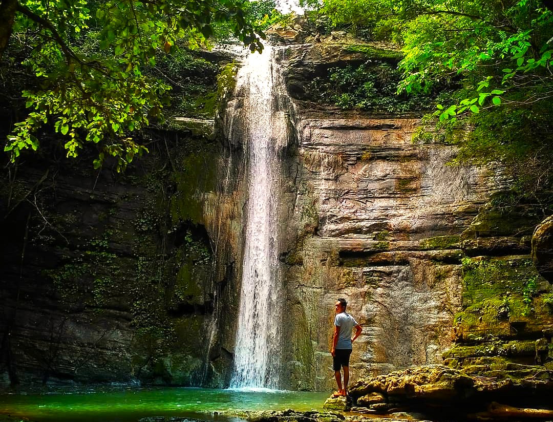 HIDDEN OASE: Pesona Air Terjun Ai Nyember di Desa Selang, Kecamatan Unter Iwes, Kabupaten Sumbawa.