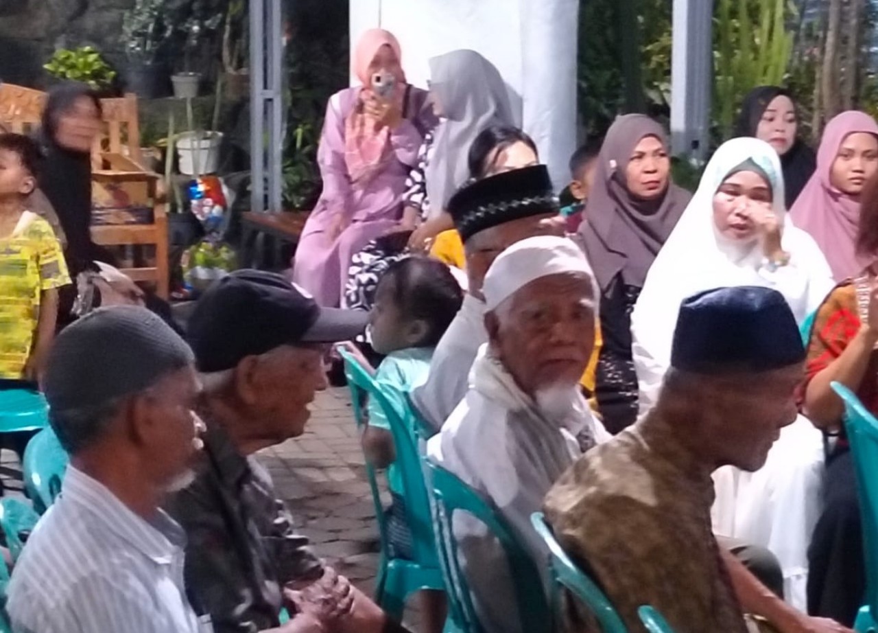 Komunitas Tanaman Hias Sadari (KOTA ASRI) menggelar acara Halal Bihalal dan silaturahmi pasca-Lebaran.