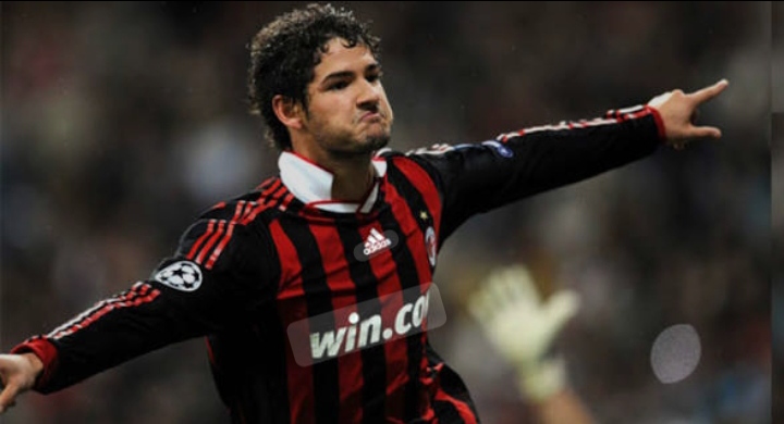 Alexandre Pato, mantan striker AC Milan. 