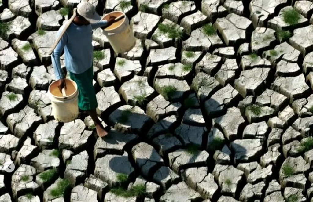 Masyarakat diminta meningkatkan kewaspadaan terhadap ancaman iklim ekstrem tahun ini. Fenomena El Ni&ntilde;o dengan variasi kuat atau yang dijuluki sebagai El Ni&ntilde;o 