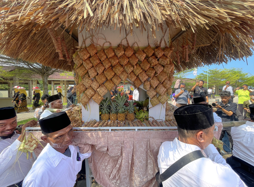 lebaran topat di loang baloq mataram