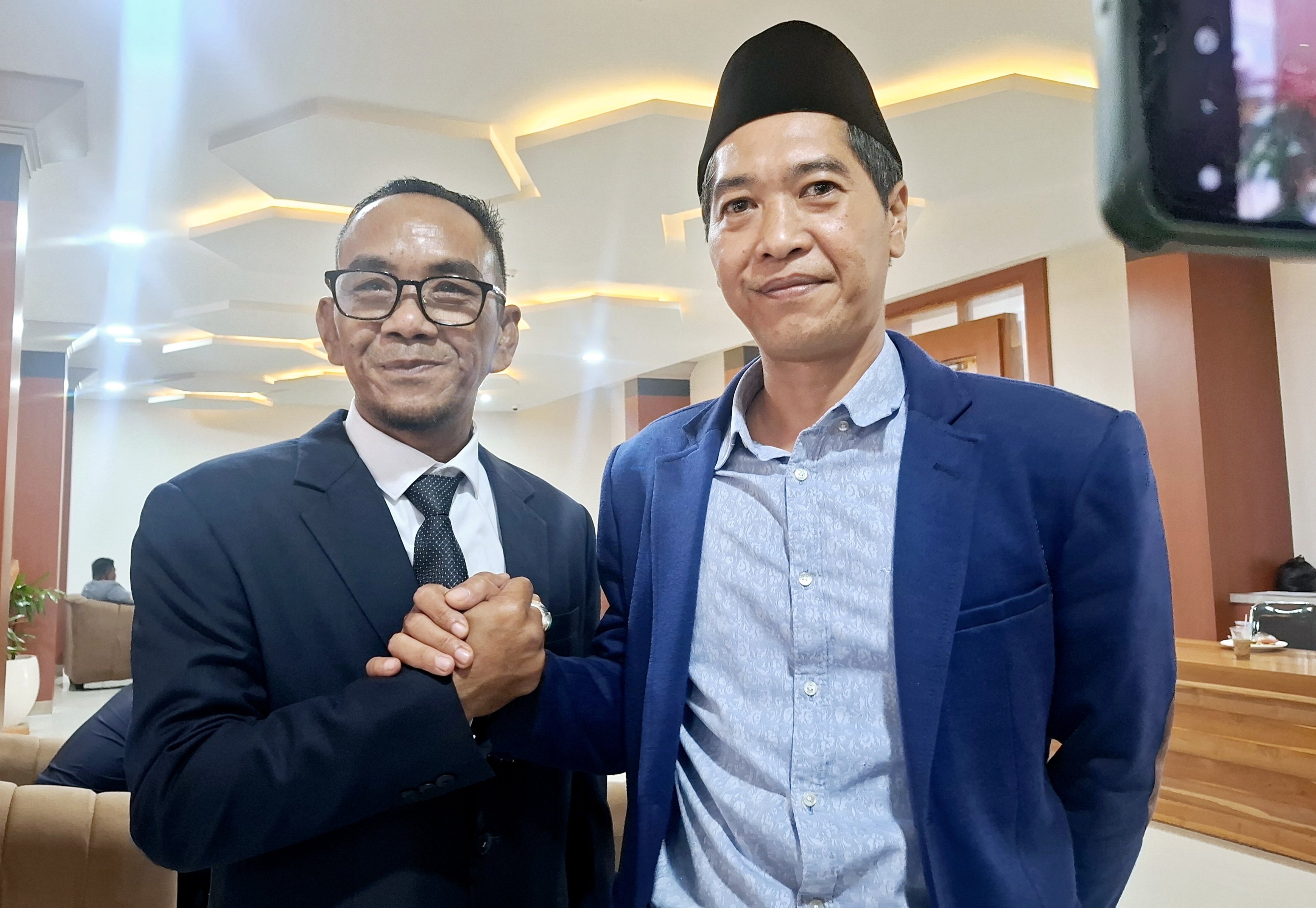 Dua anggota DPRD NTB Syamsul Fikri (kiri) dan Raden Rahadian Soedjono (kanan) siap berkontestasi dalam Musda memperebutkan kursi ketua DPD Demokrat NTB. 