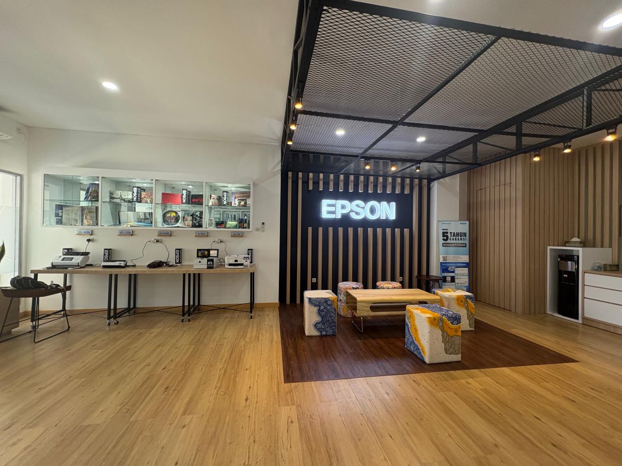 Epson Resmikan Solution Center di Surabaya, Perkuat Akses Solusi Teknologi bagi Pelanggan di Jawa Timur