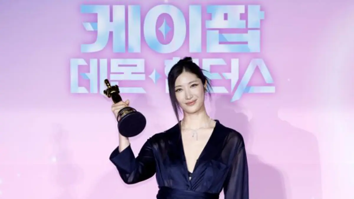 Penyanyi Lee Jae membagikan cerita di balik layar dari Academy Awards yang ia hadiri untuk film Netflix K-Pop Demon Hunters. (Newsis)