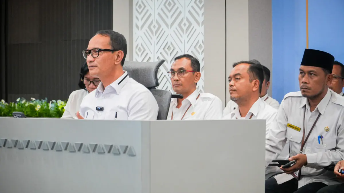 TEKAN PENGANGGURAN: Wali Kota Mataram Mohan Roliskana memaparkan strategi tekan pengangguran di hadapan Kemendagri, Rabu (1/4). 