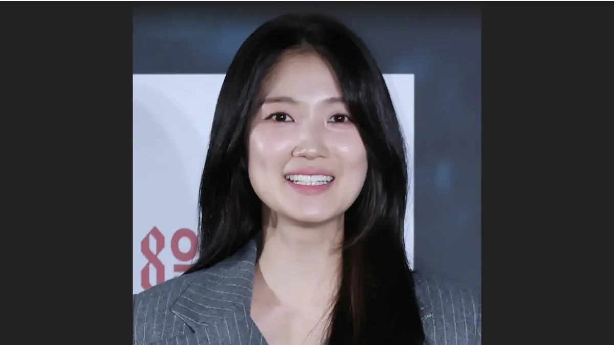 Aktris Kim Hye-yoon berpose di acara presentasi dan briefing produksi film "Salmokji" (sutradara Lee Sang-min) yang diadakan di CGV Yongsan I