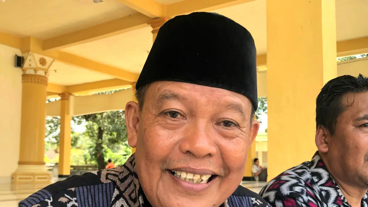 Penjabat Kepala Desa (Pj Kades) Rusdin. (TONI/LOMBOK POST)