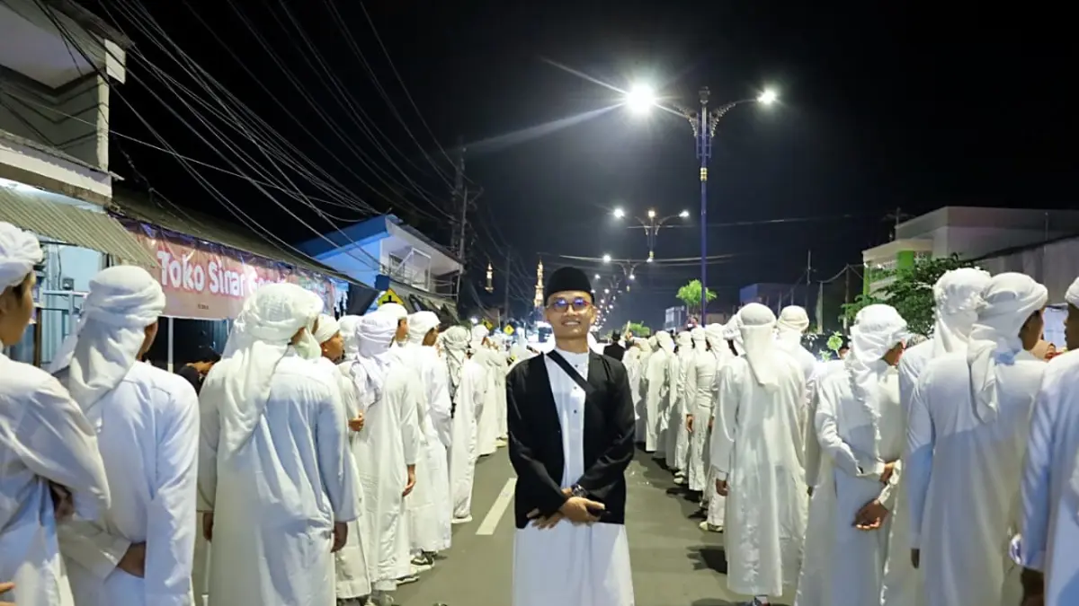 JUARA UMUM: Kafilah dari Remas Qamarul Huda Al Hasanah Dusun Cupek saat mengikuti pawai takbiran Idul Fitri beberapa waktu lalu. (IST/LOMBOK POST)