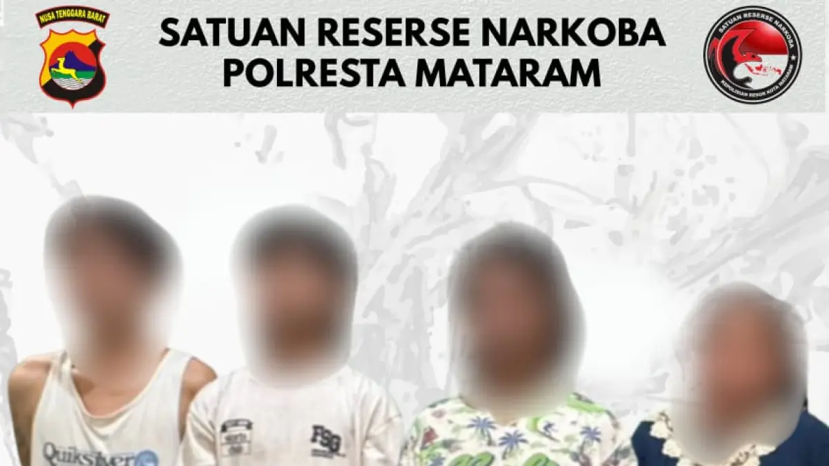 PENANGKAPAN: Sejumlah terduga pengedar narkoba diamankan ke Polresta Mataram, Rabu malam (1/4). (POLRESTA MATARAM FOR LOMBOK POST)