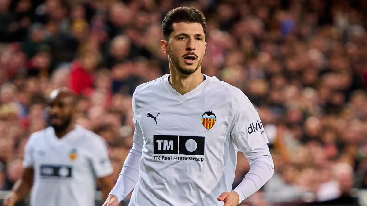 Guido Rodriguez membuktikan kelasnya dengan mencetak gol perdana yang krusial bagi Valencia. (Istimewa) 