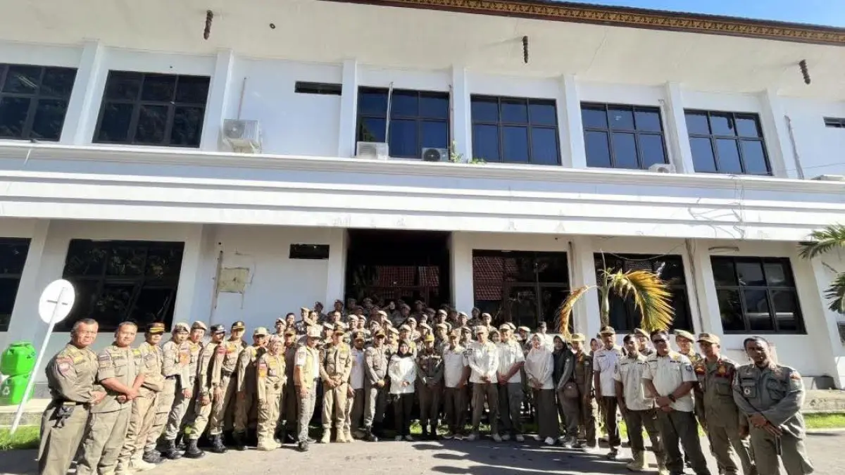 Setibanya di lokasi, Kasat Pol PP NTB beserta rombongan disambut hangat oleh pasukan Satpol Kabupaten Sumbawa yang dipimpin langsung oleh Kasat Abdul Haris.&nbsp;