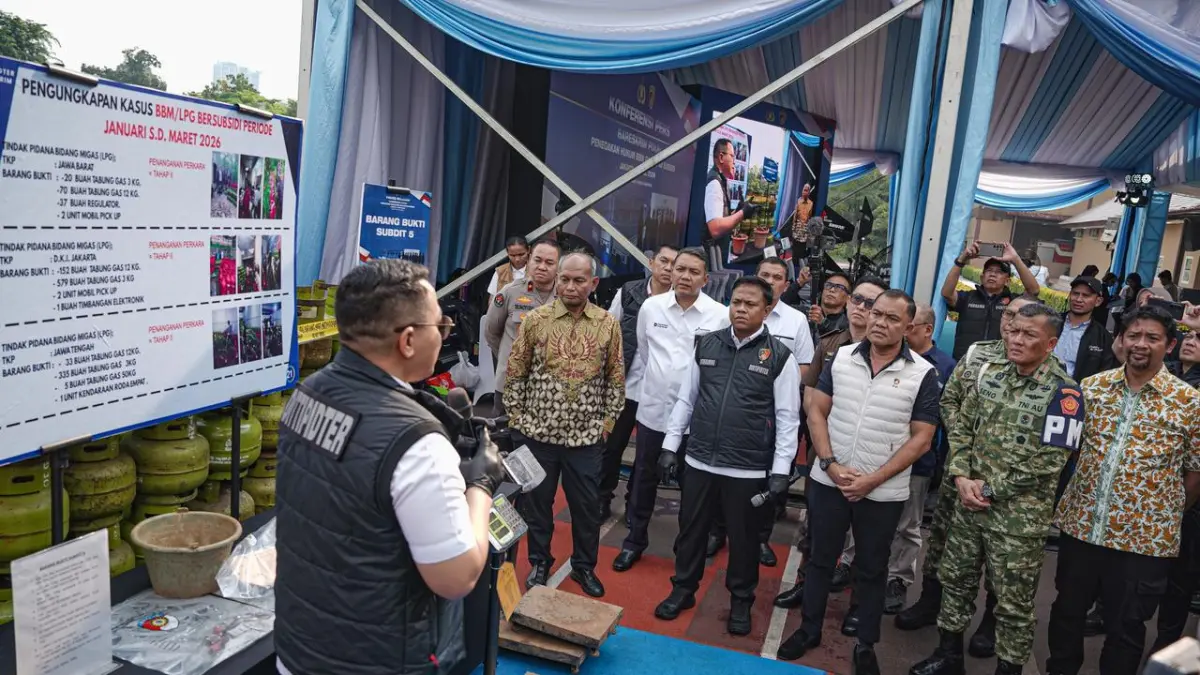 Konferensi pers pengungkapan kasus penyalahgunaan BBM dan LPG subsidi oleh Bareskrim Polri di Mabes Polri.