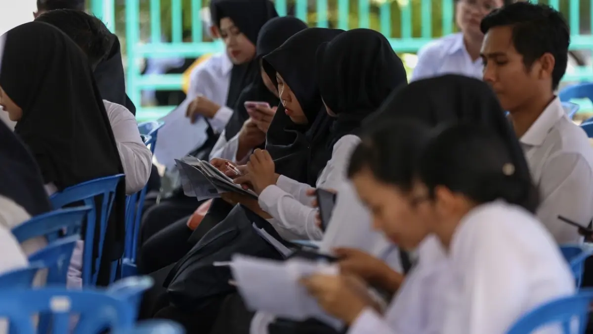 TES: Para calon PNS akan melakukan tes CAT beberapa waktu lalu. 