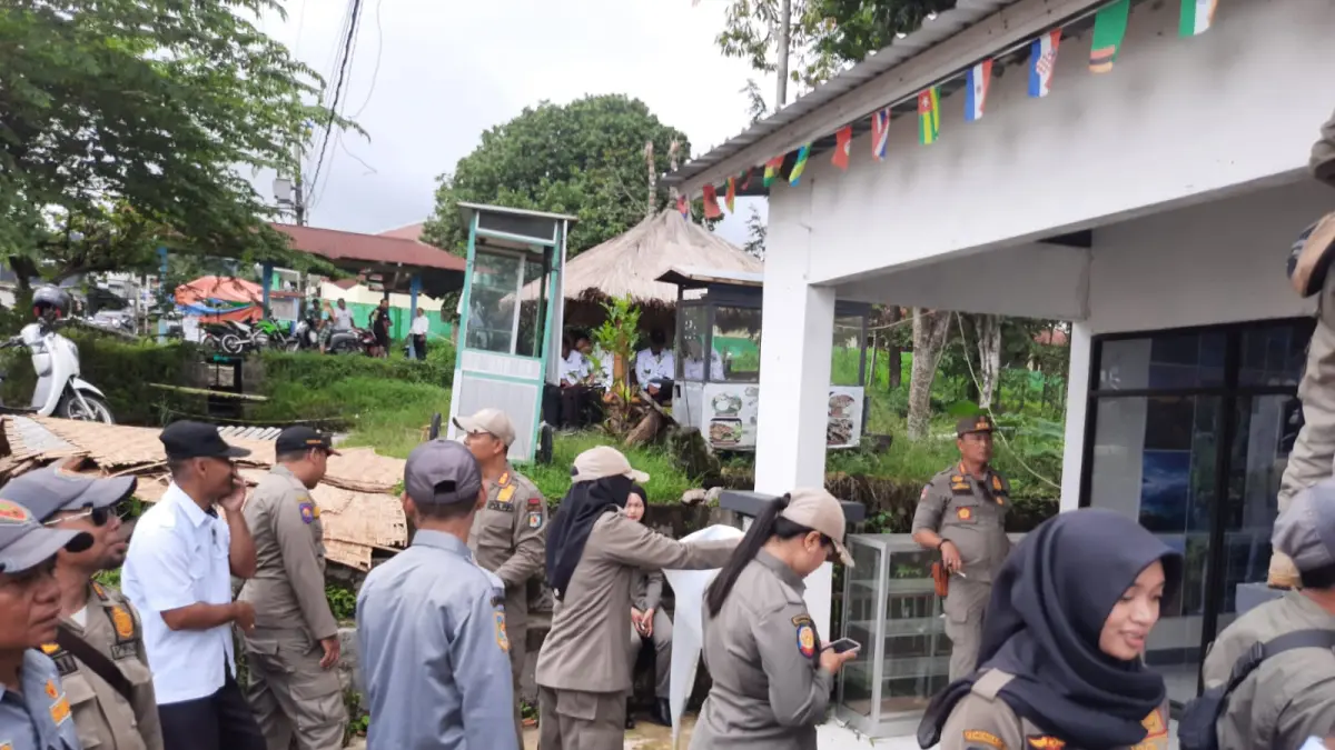 Pelaksanaan eksekusi di lahan eks Pustu Senaru, beberapa waktu lalu. (DOK/LOMBOK POST)