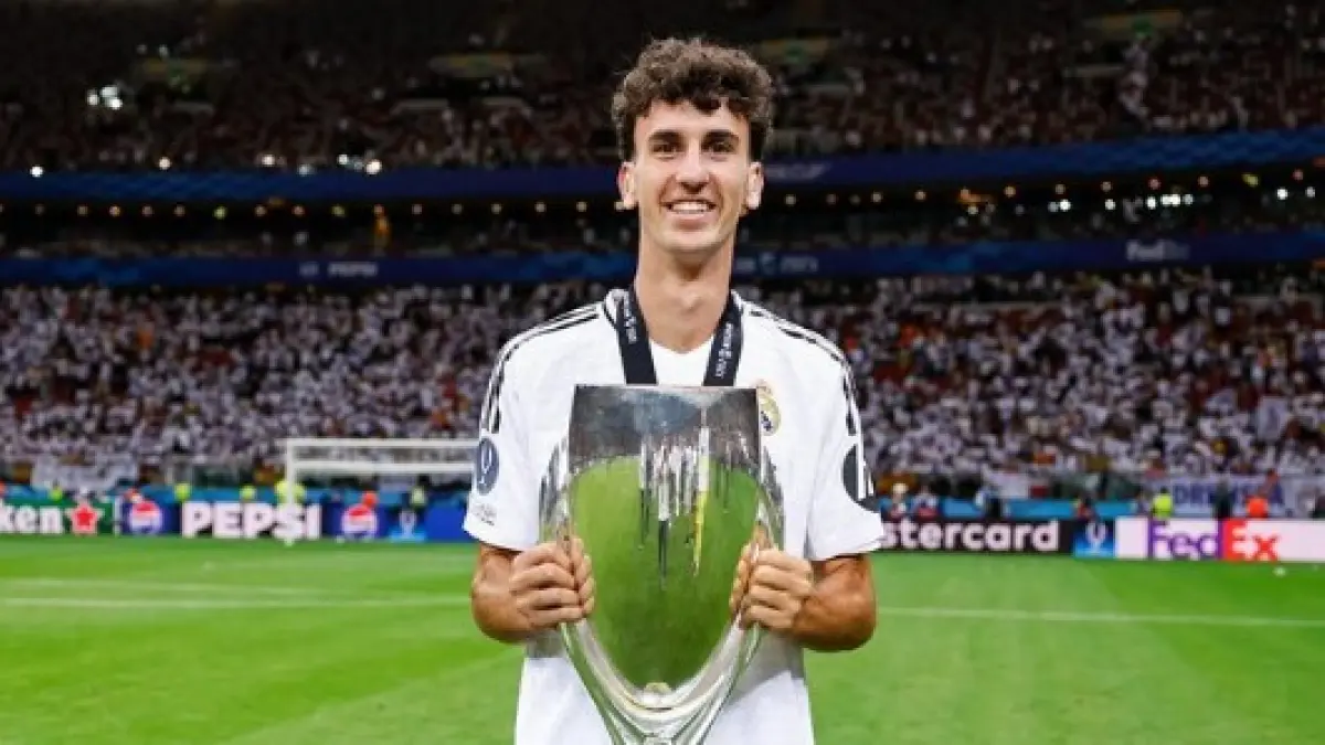 Pemain Como Jacobo Ramon menjadi incaran Arsenal di bursa transfer mendatang. (IST/LOMBOK POST)